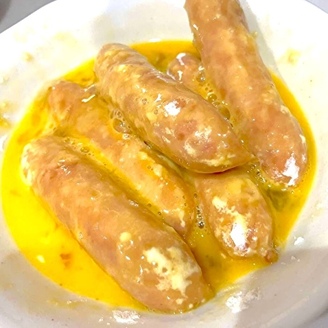 【ウインナー"あの液体"にドボンして！】怖いもの見たさで実食した調理師「ぶっ飛んだ発想のレシピだ…！」のイメージ画像