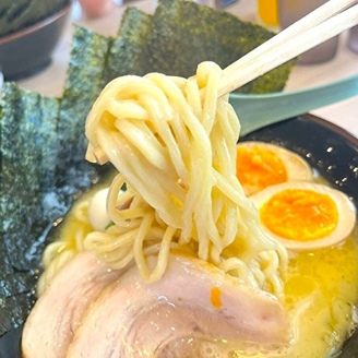 うわぁぁぁ…最高じゃんかっ（泣）！【たくみ家】◯◯はラーメン無料だと！「そりゃ昼過ぎでも満席なるわな…」のイメージ画像