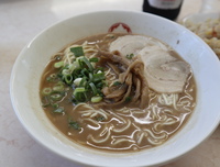 ケンミンショーにも登場【山口県民に愛されまくる“絶品ご当地ラーメン”】「こってり好きにドストライク」「この臭さ、たまら〜ん！」のイメージ画像
