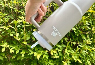 スゴっ!!【水筒持ってる人、全員コレに乗り換えてー！】まさかの3WAY「愛用しすぎて手放せない(泣)」家でも外でもこれ一択“神水筒”レポ

のイメージ画像
