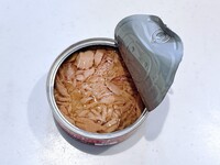 【捨て方論争】ツナ缶、どう捨てるのが正解？「資源ごみ（缶・びん）」ではなく「不燃ごみ」で出す場合も多いのイメージ画像