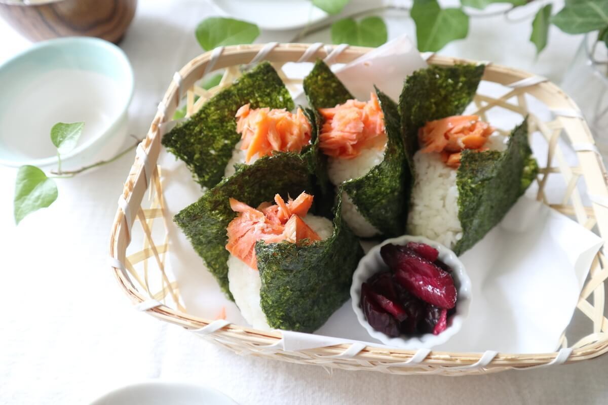 スリーコインズ「竹かご3個セット」ションボリ食卓と家中のゴチャつき