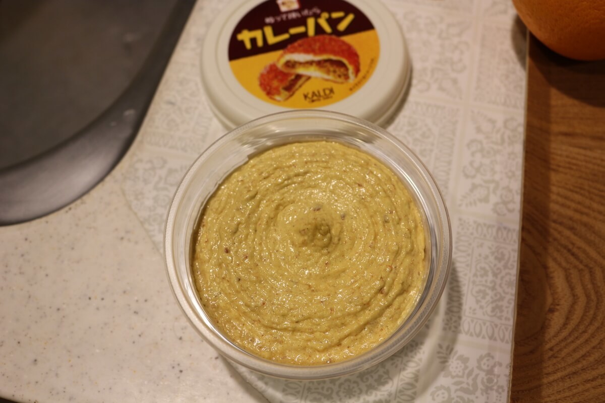 カルディオリジナル ぬって焼いたらカレーパン