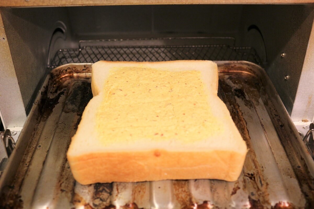 カルディオリジナル ぬって焼いたらカレーパン