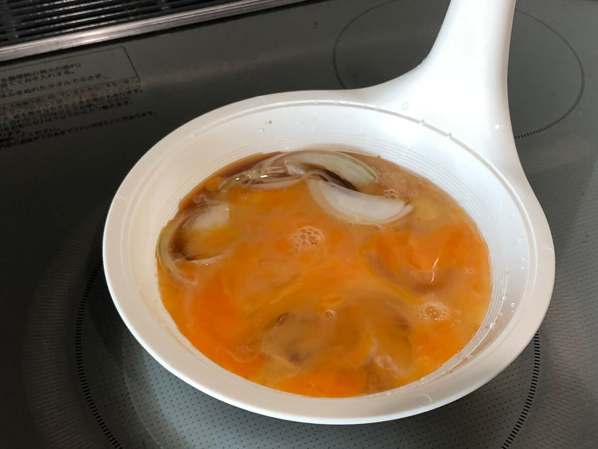 ダイソー電子レンジ調理器「どんぶり・目玉焼き」
