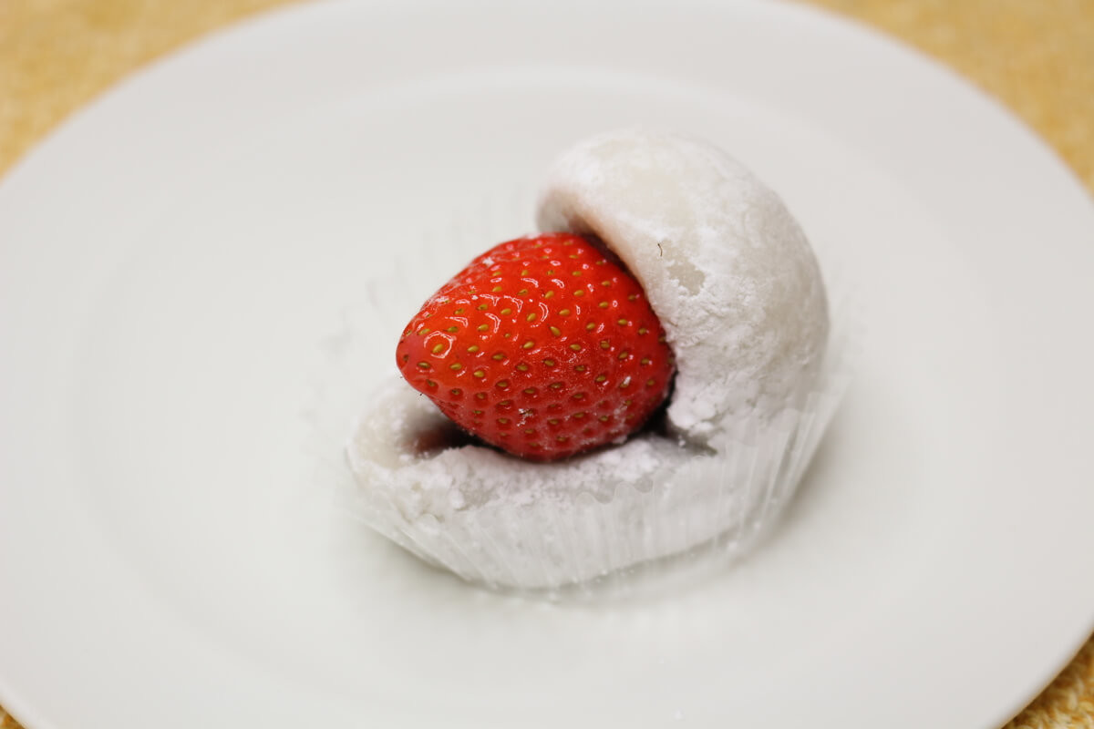 特撰 群馬県産やよいひめの大きな苺大福 粒餡