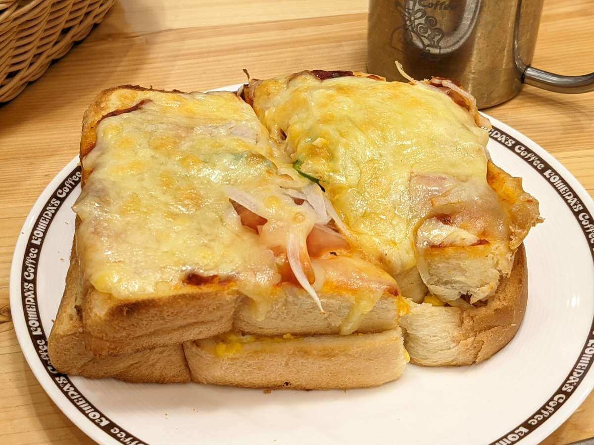 たっぷりたまごのピザトースト