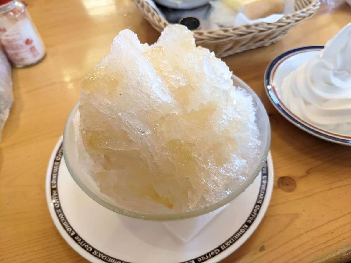 コメダ珈琲店かき氷 白桃氷