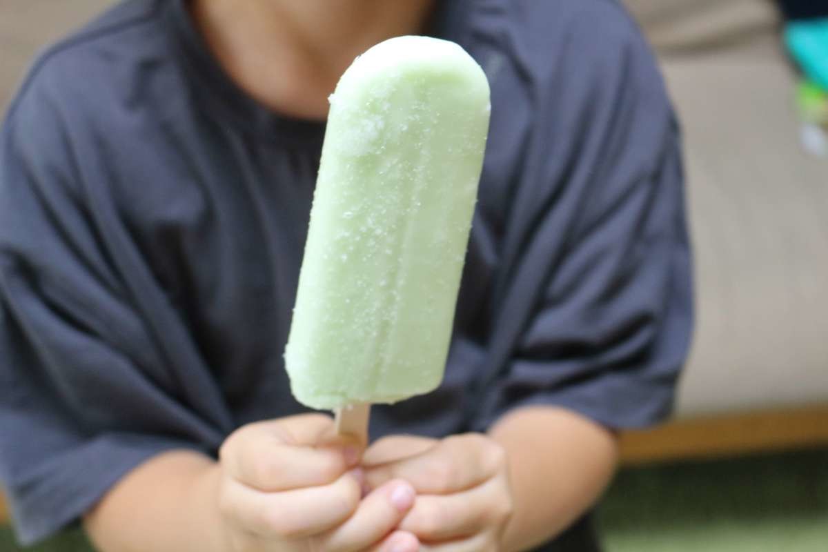 シャトレーゼ　ビタミンラムネアイスバーマルチ