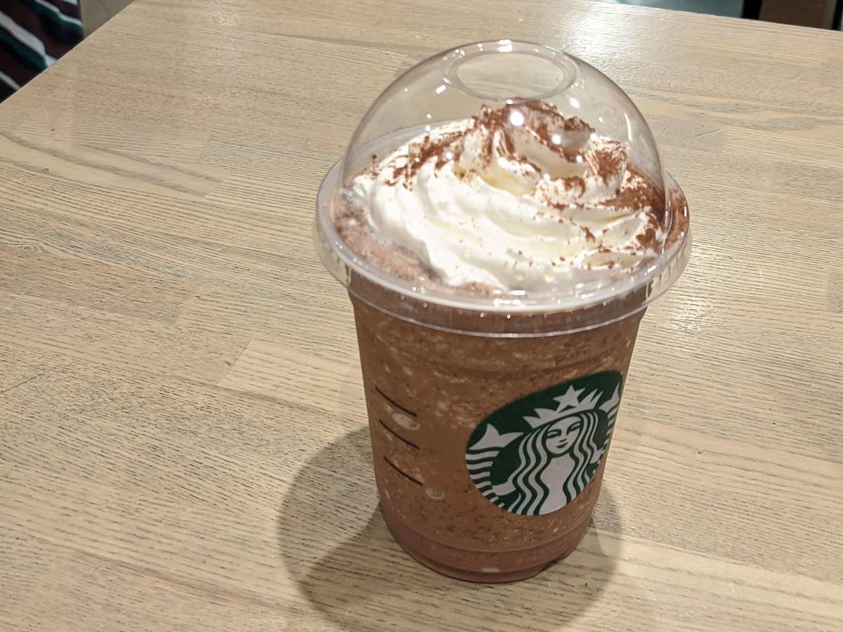 ダーク モカ チップ クリーム フラペチーノ