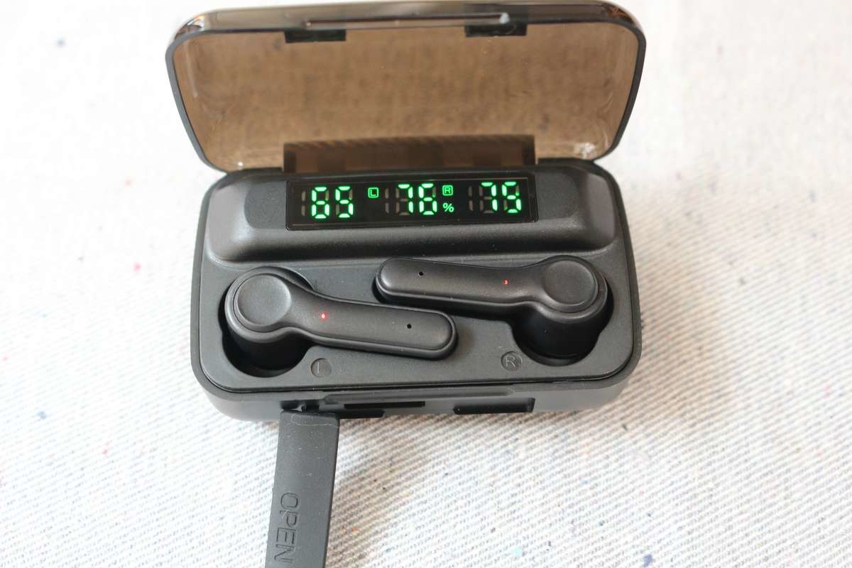 スリーコインズ高音質ワイヤレスイヤホン