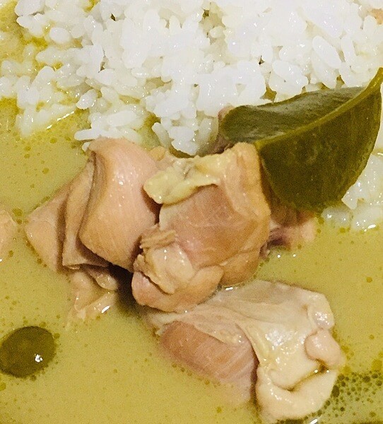 スータイ「タイグリーンカレーチキン200g」