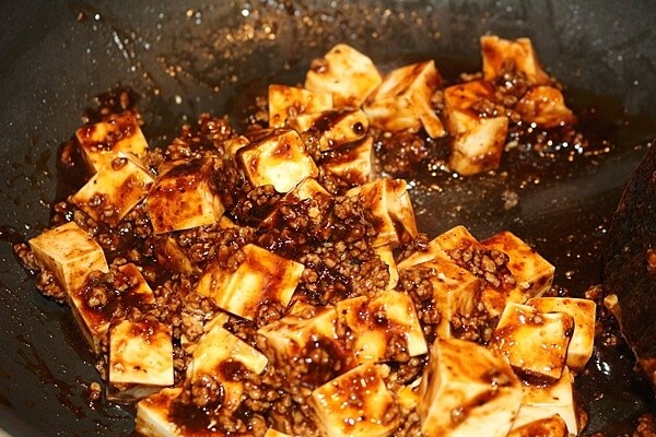 カルディオリジナル「黒麻婆豆腐の素100g」