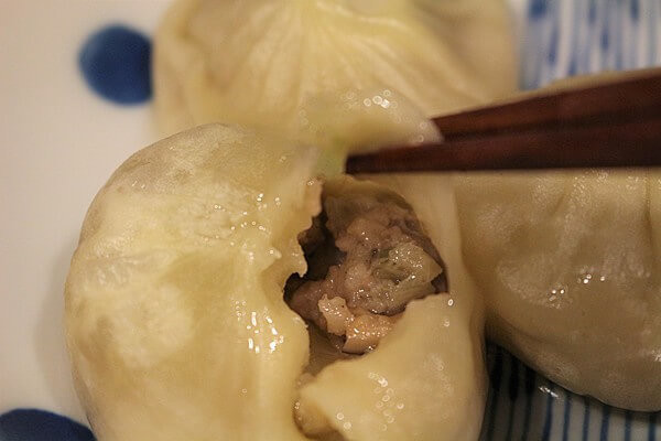 本当に旨い スープ溢れる薄皮小籠包