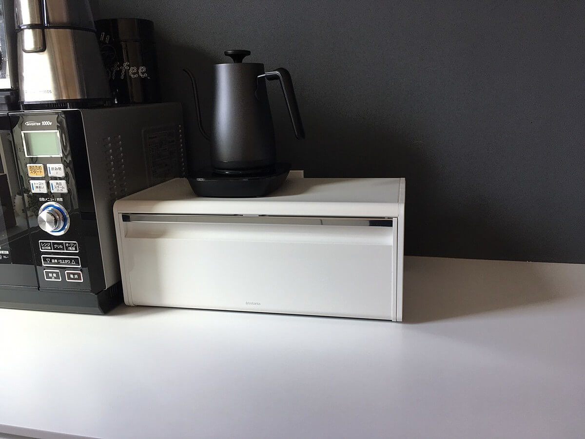 ブラバンシア「フォールフロント ブレッドビン ホワイト」