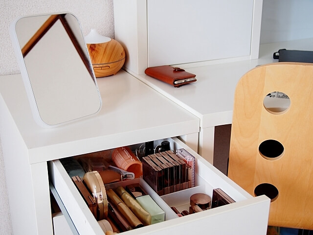 イケア IKEA MALM マルムチェスト3段 ガラス天板付き 白 IKEA イケア