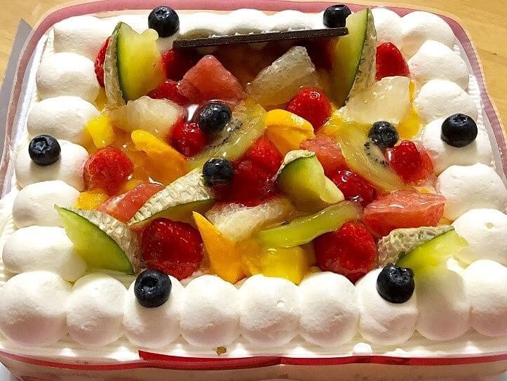 大人気　アウトレットスイーツ フルーツケーキ シャトレーゼ歴10年マニアが鬼リピ♡「フルーツスクエアデコレーション