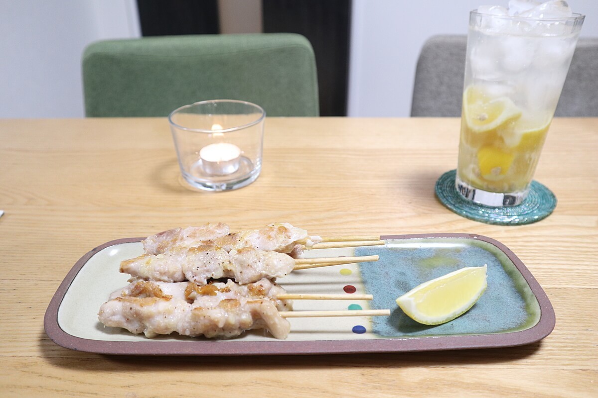 業務スーパー「焼きとり もも串」50本入りが大容量の価格破壊で激ウマ