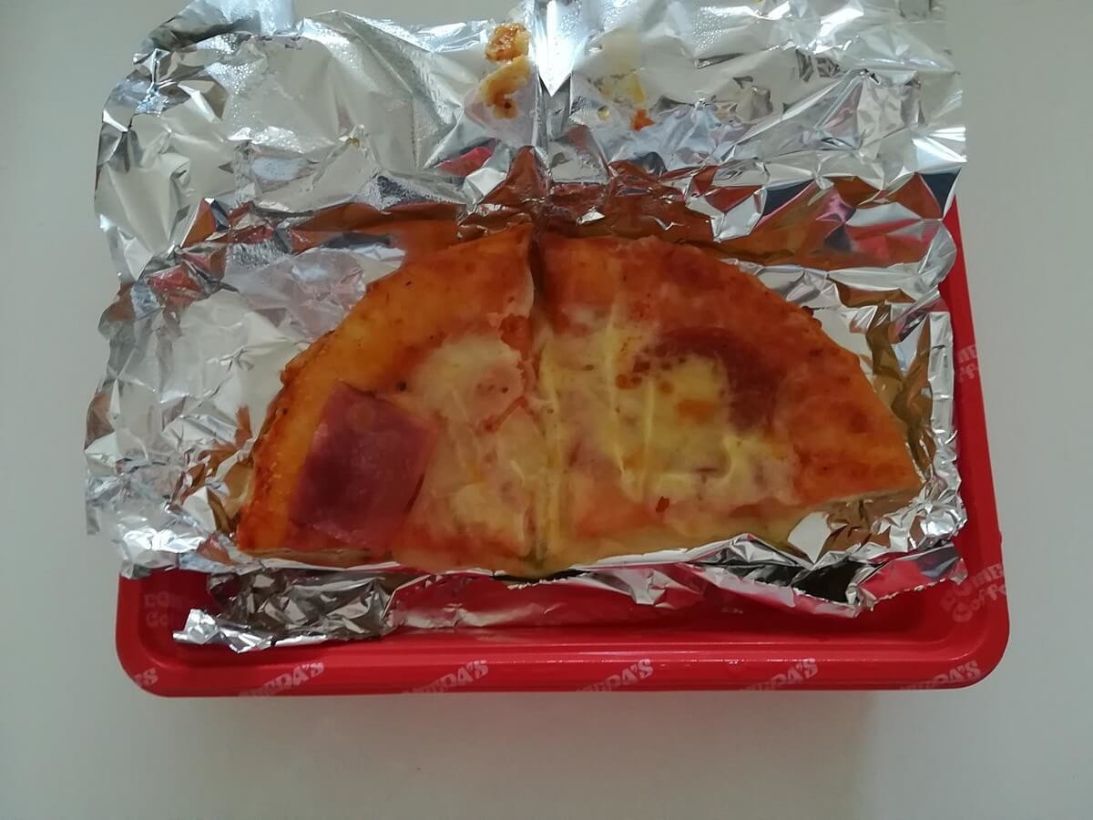 コメダ特製ピザ