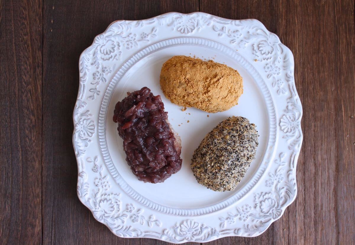 シャトレーゼ「1個130円」おはぎ「あんこ・きなこ・ごま」贅沢食べ比べ
