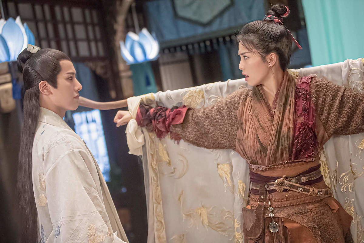 中国時代劇「万華楼(ばんかろう)～金糸が紡ぐ運命の恋～ 」DVD-SET1-3 Amazon.co.jp: 万華楼(ばんかろう)~金糸が紡ぐ運命の恋~ DVD