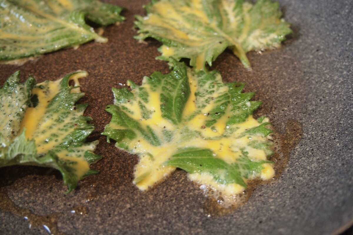 大葉が主役！簡単副菜レシピ「大葉の黄金焼き」