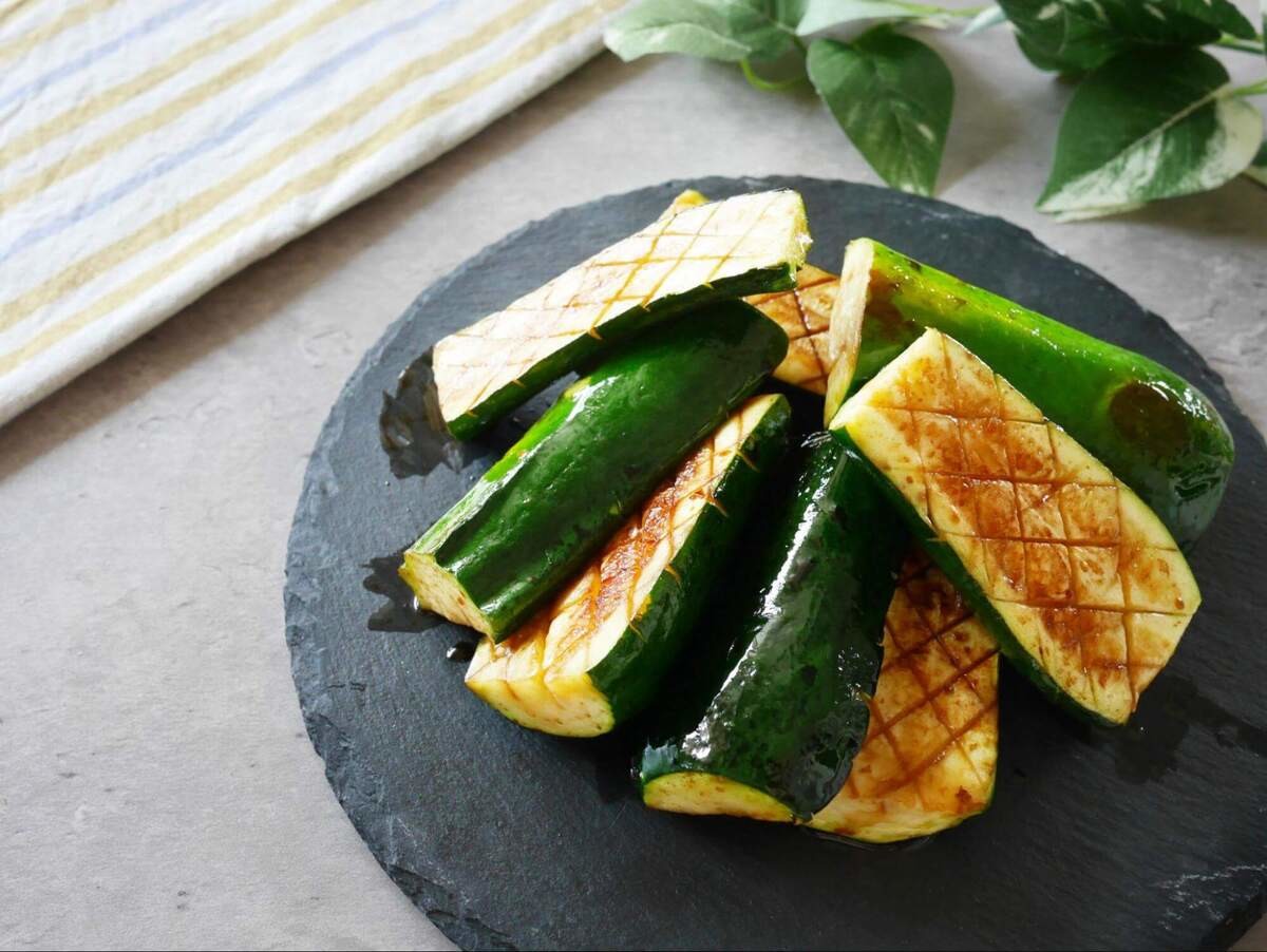 ズッキーニのしぼ生ステーキ【味つけは生しょうゆだけ】