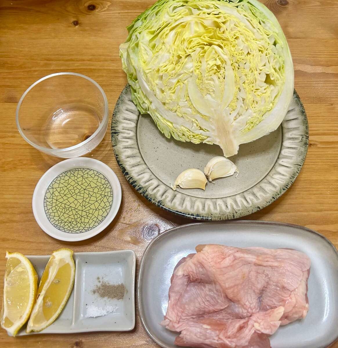 舘野鏡子さん「春キャベツと鶏肉のガーリックステーキ」