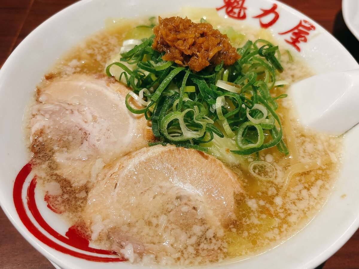 魁力屋「背脂生姜塩ラーメン」