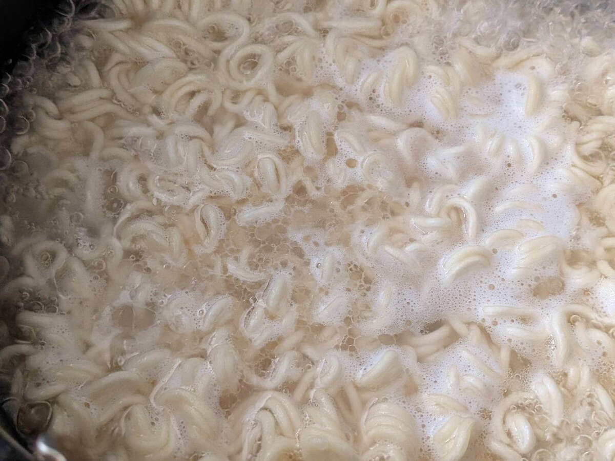 白根誠さん「サッポロ一番みそラーメン 辛うまアレンジレシピ」