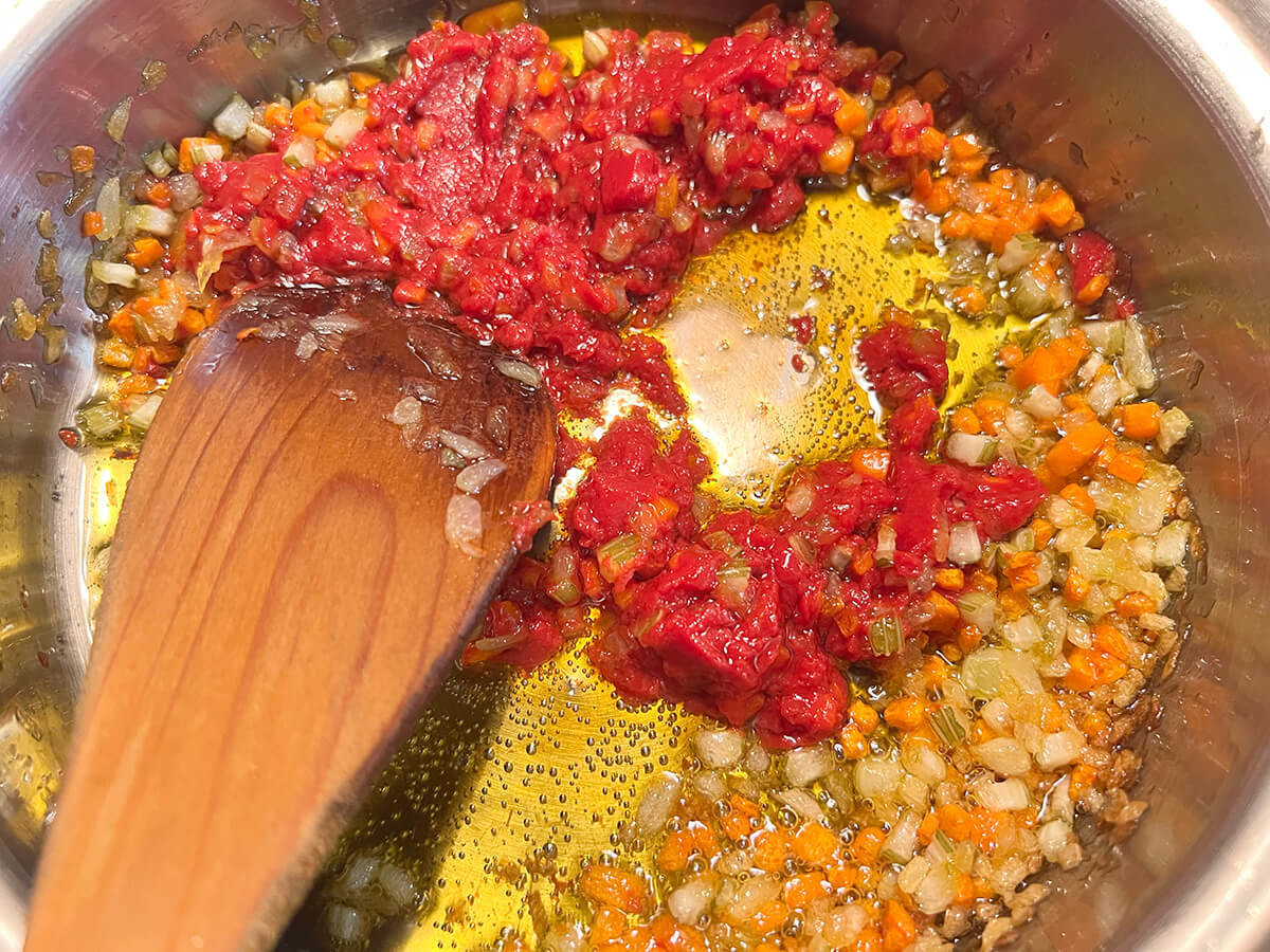 弓削啓太さん「ごちそうミートソース」のレシピ