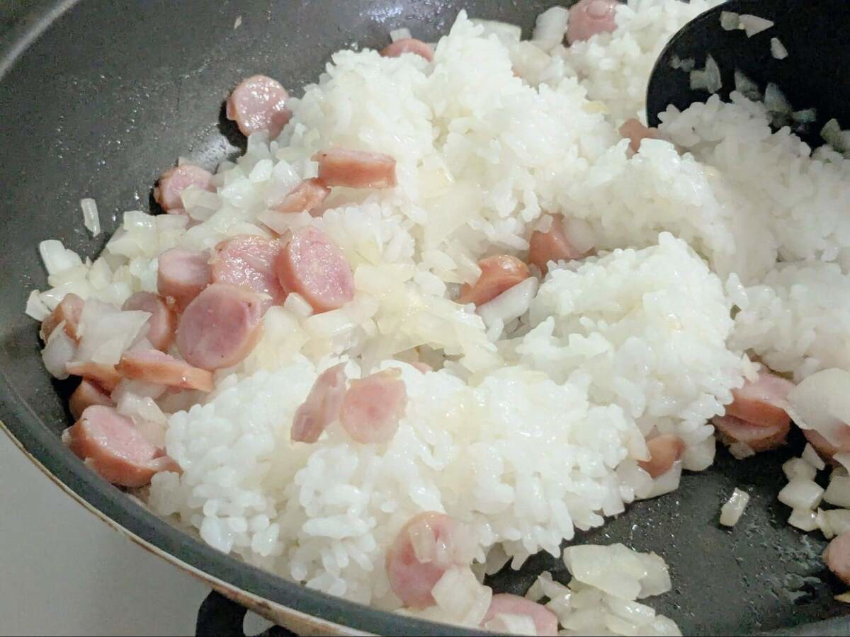 DAIGOも台所「ウインナーと卵のバター醤油焼き飯」のレシピ