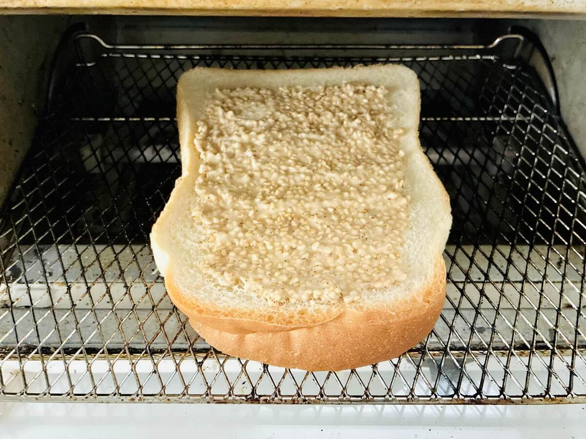 ごま好きに捧げる「炒りごまトースト」のレシピ