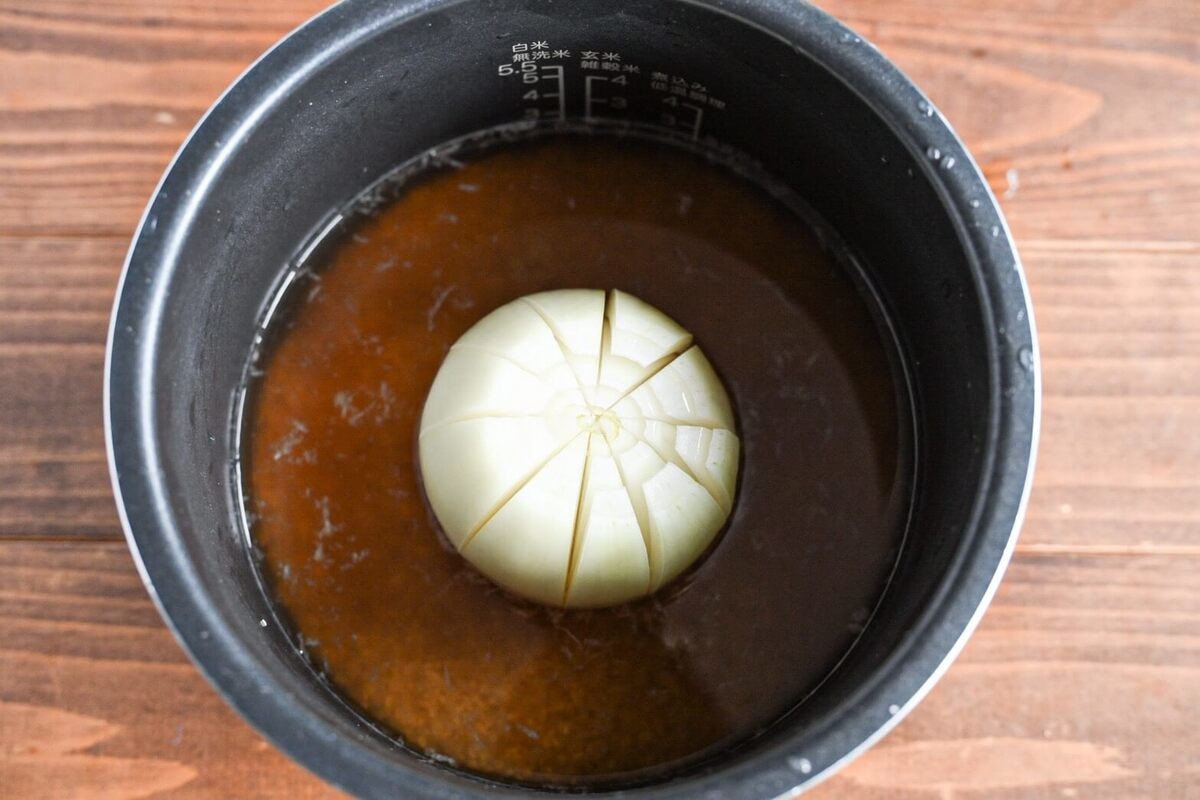 「玉ねぎ丸ごと炊き込みごはん」