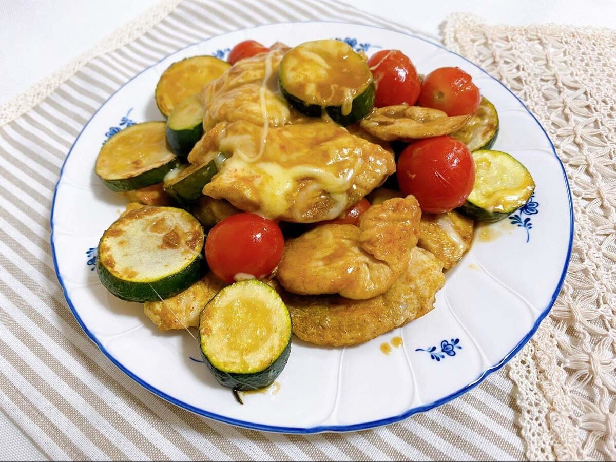 市瀬悦子さん「鶏とズッキーニのカレーじょうゆ」のレシピ