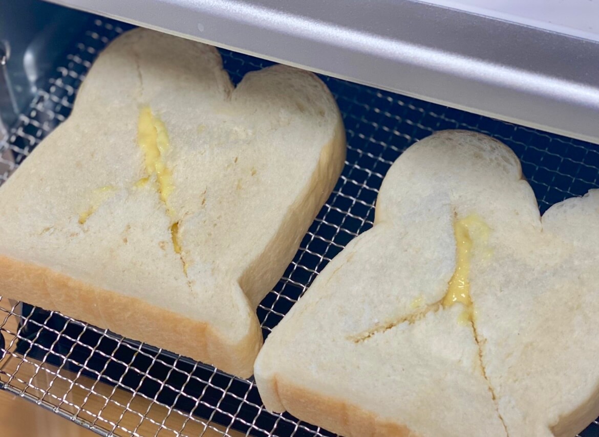 食パンについている白い粉の正体は？