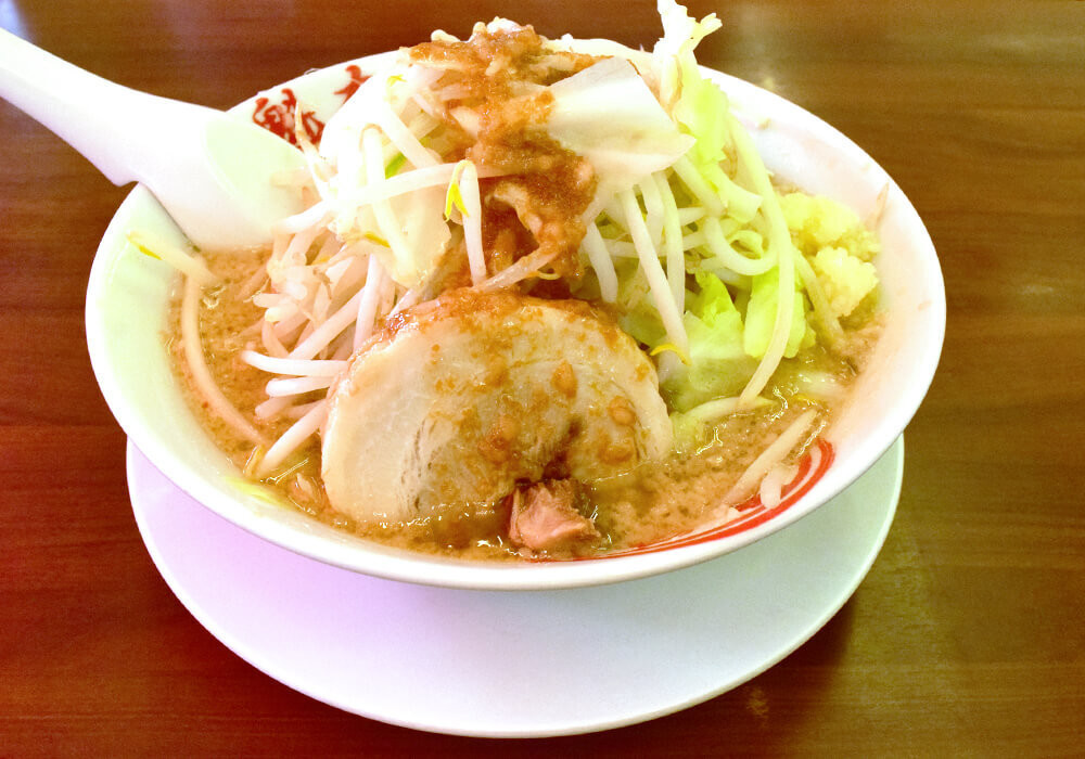 魁力屋「にんにく背脂醤油ラーメン」実食レポ