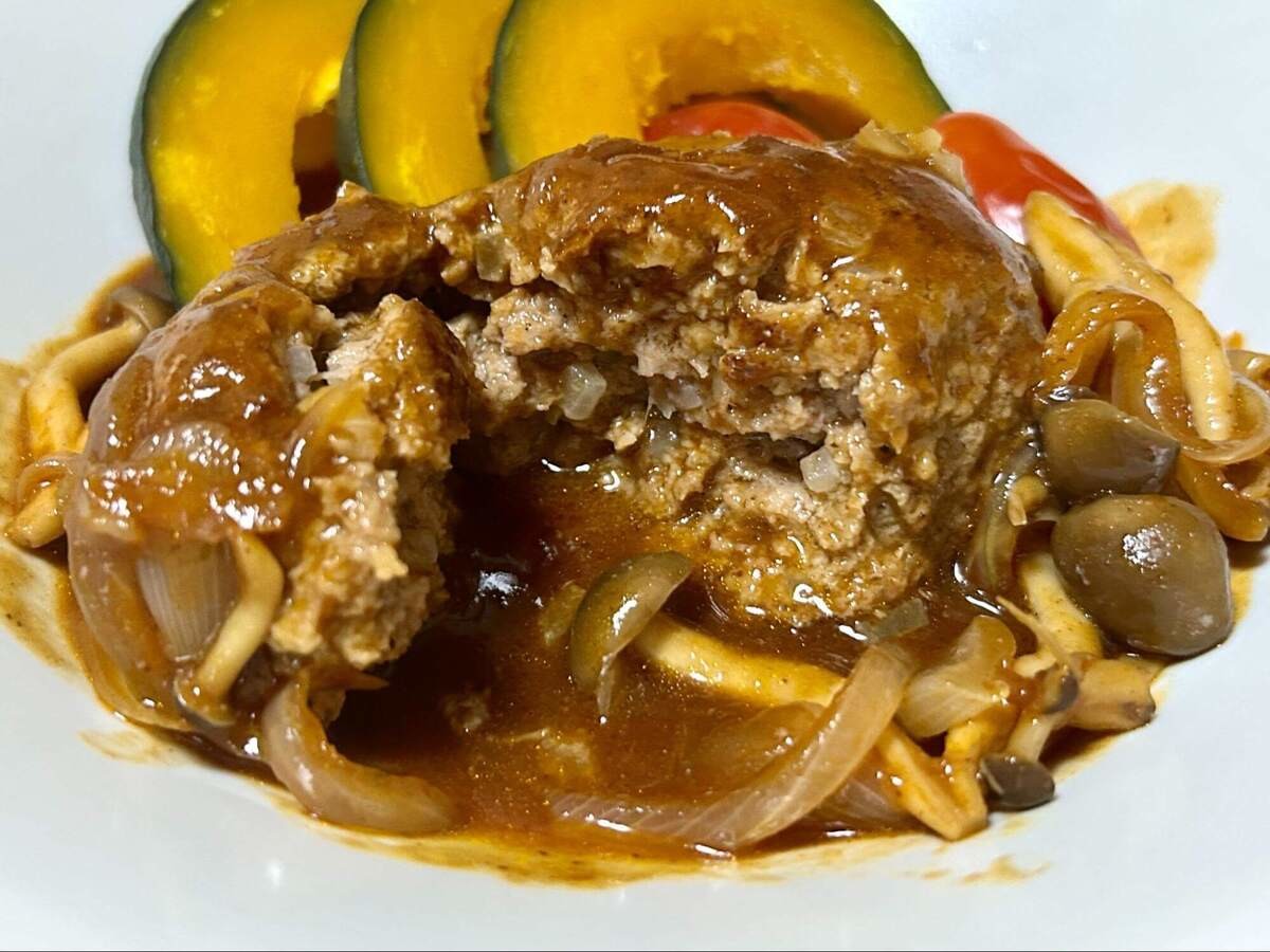鳥羽周作さん「ふわふわ煮込みハンバーグ」