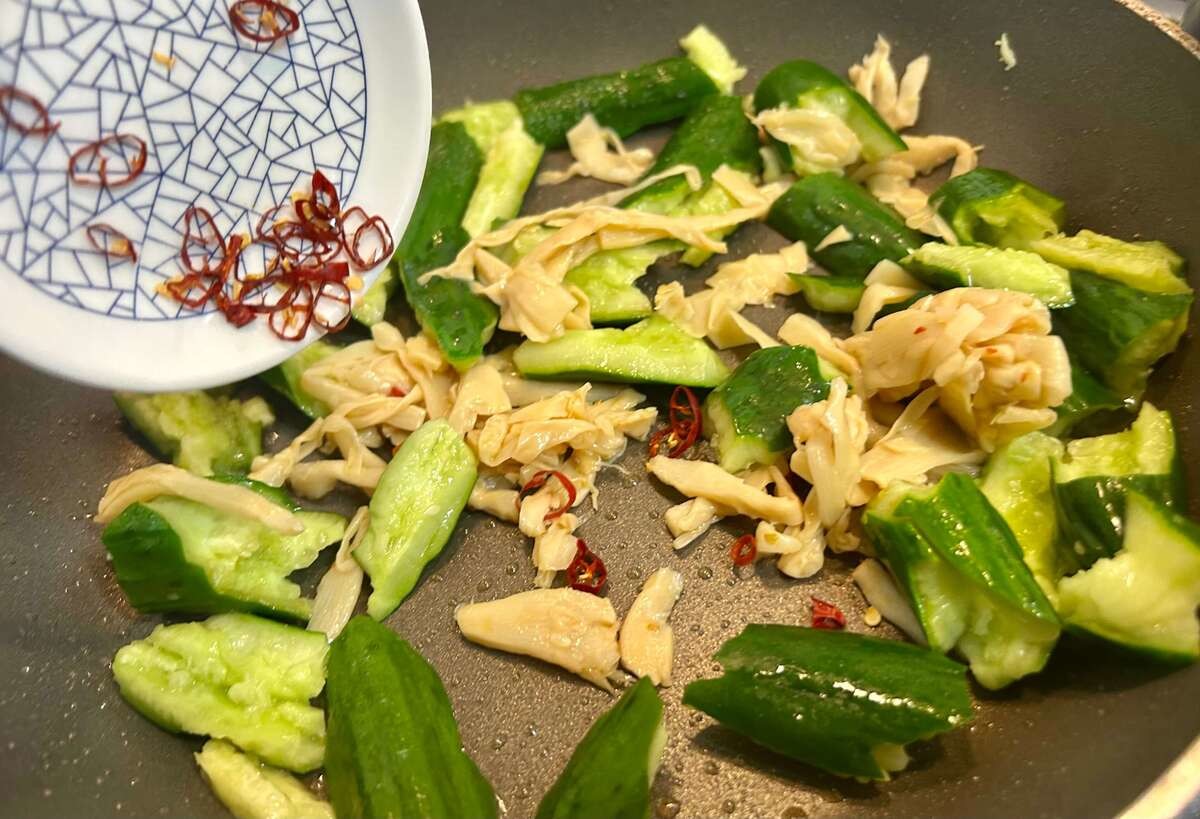 アサヒビール公式「キュウリとメンマのササっと中華炒め」