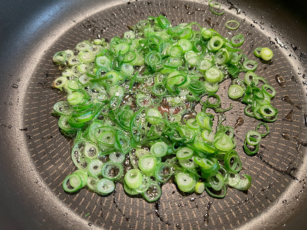 和田明日香さん「九条ねぎの焼き飯汁」