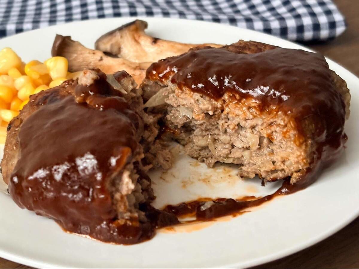 玉ねぎたっぷり超簡単！肉汁たっぷりハンバーグ