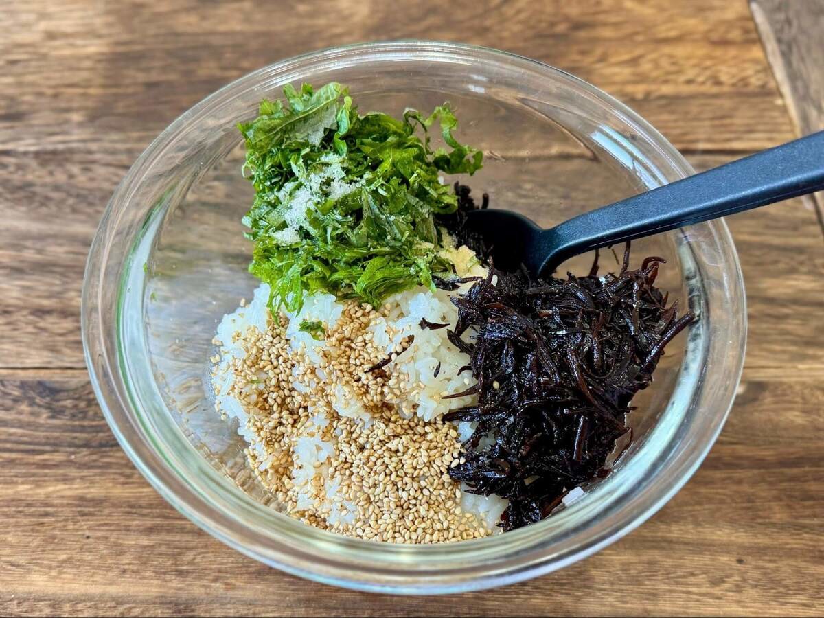 長谷川あかりさん「長いもとまいたけのつくね汁」のレシピ