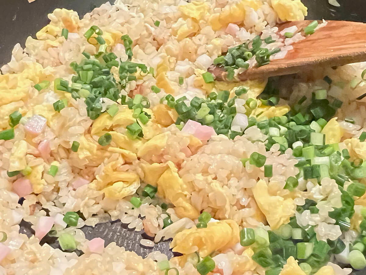 鳥羽周作さん「革命のパラパラ炒飯」のレシピ