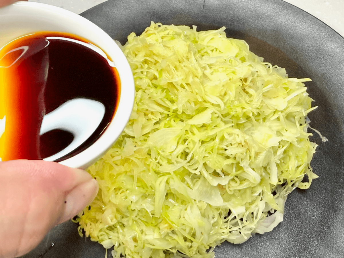 キャベツのバター炒め