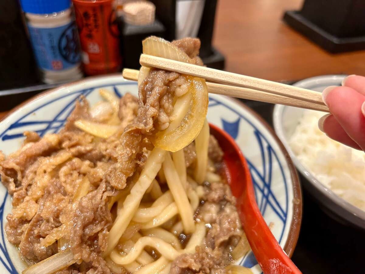 「焼きたて肉うどん」を120%楽しむ究極の裏ワザ