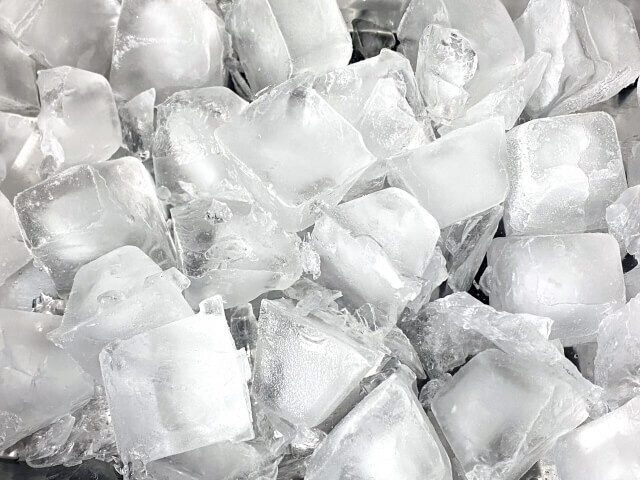 プラスチックの食品保存容器
