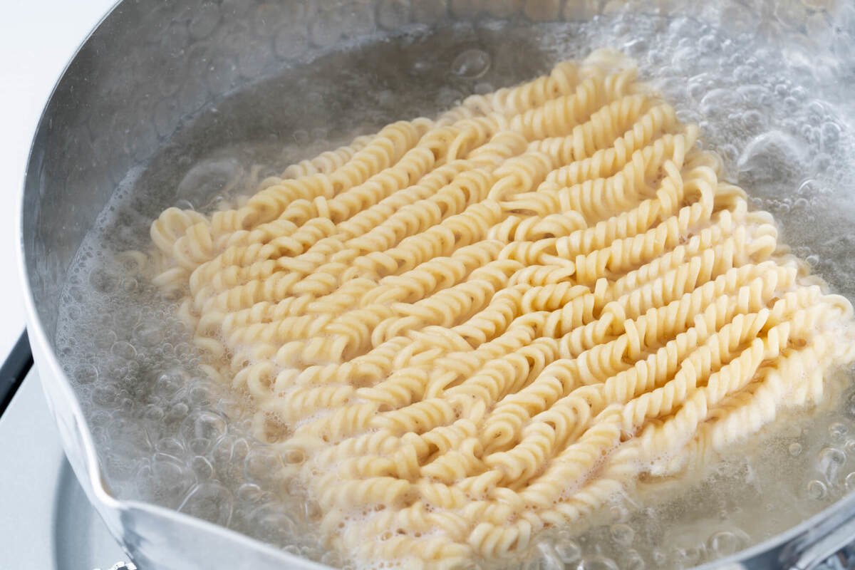 袋麺、こんな食べ方はやっちゃダメ！
