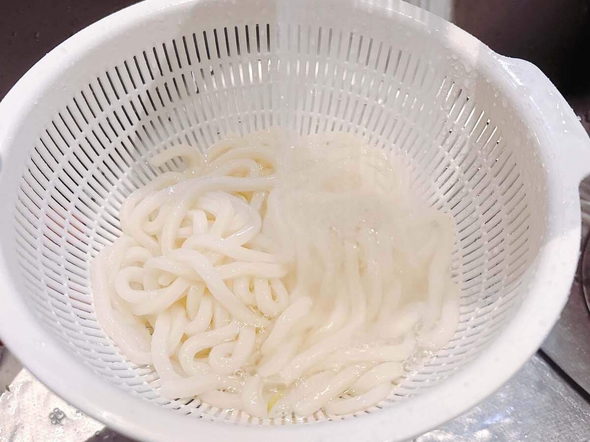 山本ゆりさん「サバ缶だしたまぶっかけうどん」