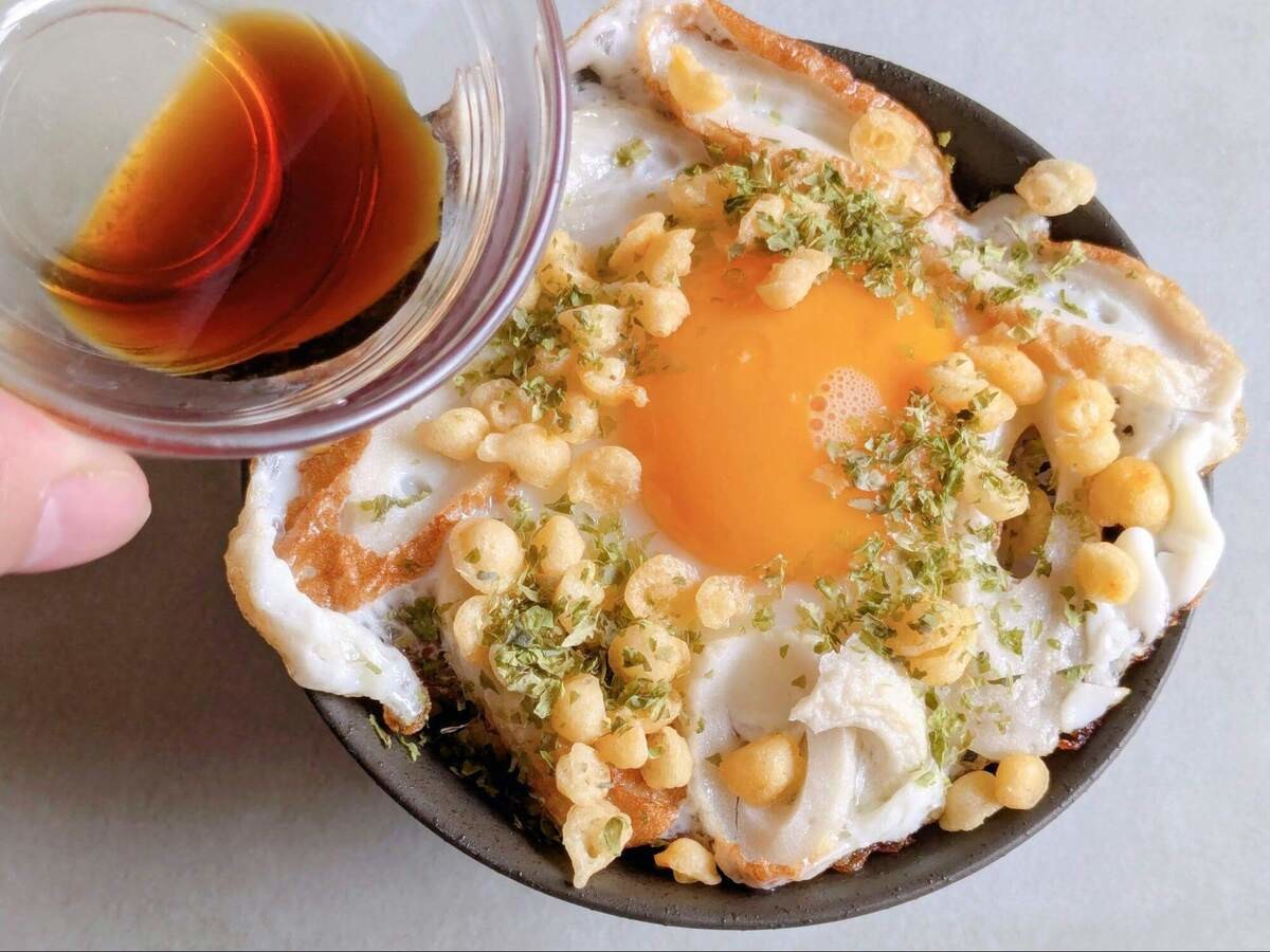 キッコーマン公式「ちくわの磯辺揚げ風目玉焼きのっけご飯」