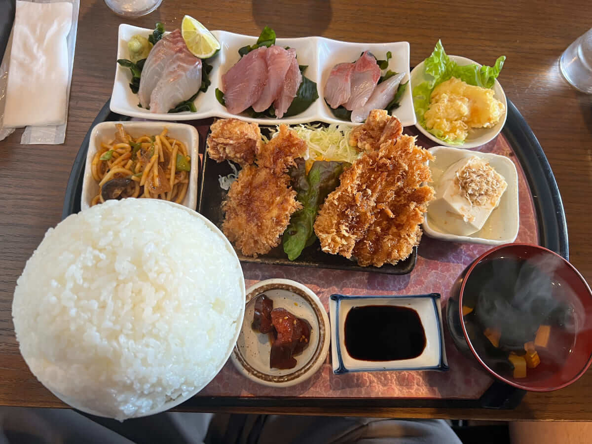 ひなどーる